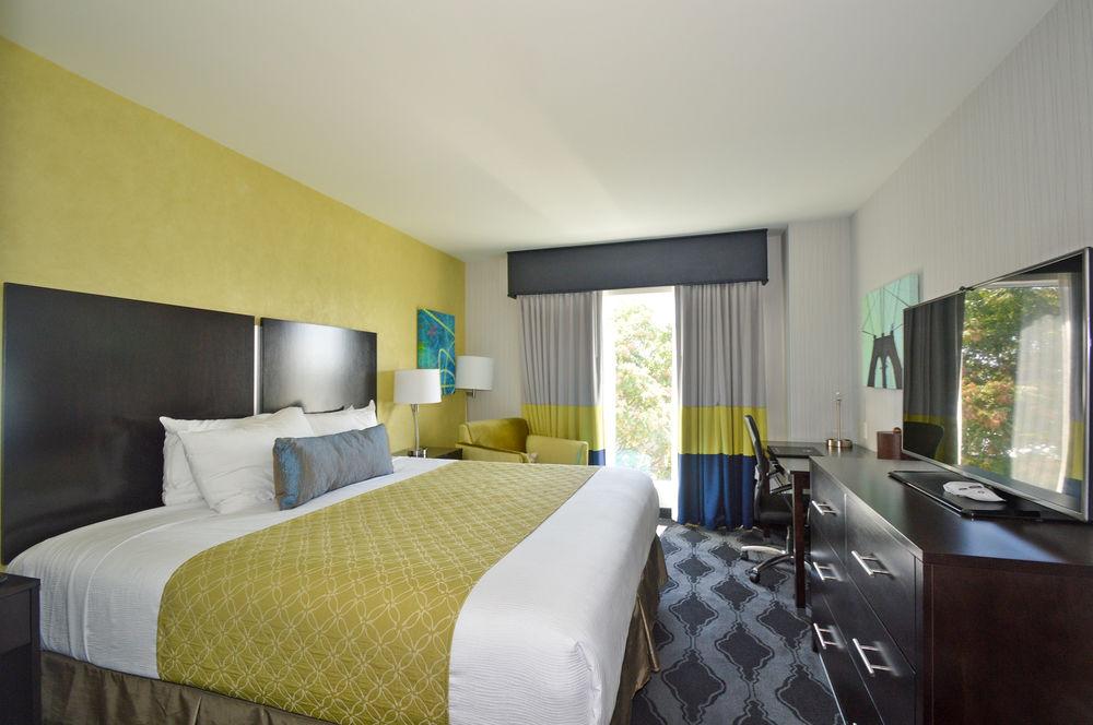 Best Western Plus Laguardia Airport Hotel ニューヨーク エクステリア 写真