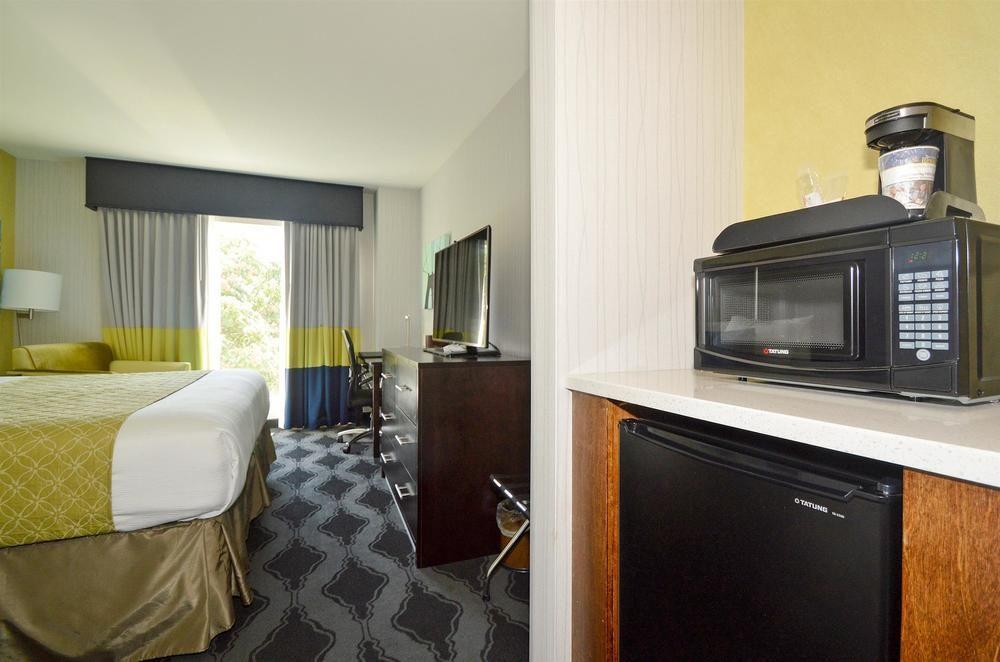 Best Western Plus Laguardia Airport Hotel ニューヨーク エクステリア 写真