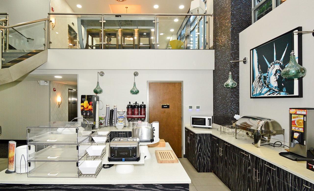 Best Western Plus Laguardia Airport Hotel ニューヨーク 設備 写真